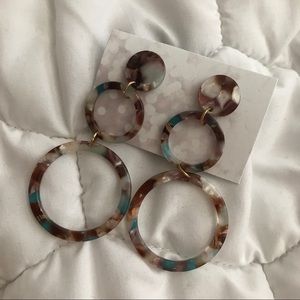 NWOT Multi Color Dangle Earrings